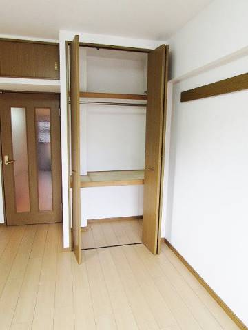 クローゼットと天袋収納があり収納力もあります