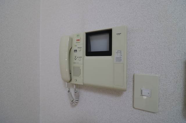 モニター付きインターホンで安心です