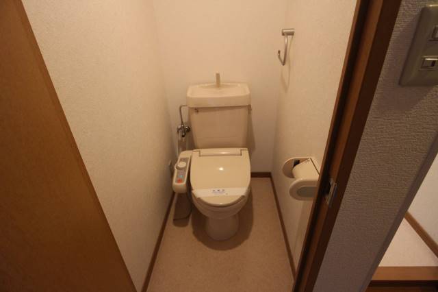 ウォシュレット完備。