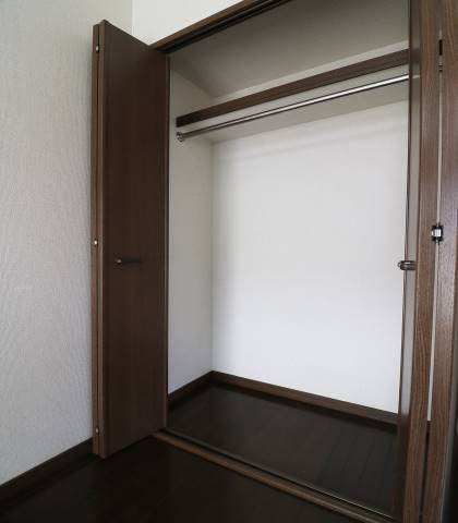 衣類はこちらへ