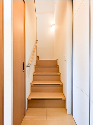 玄関から見るとこんな感じです