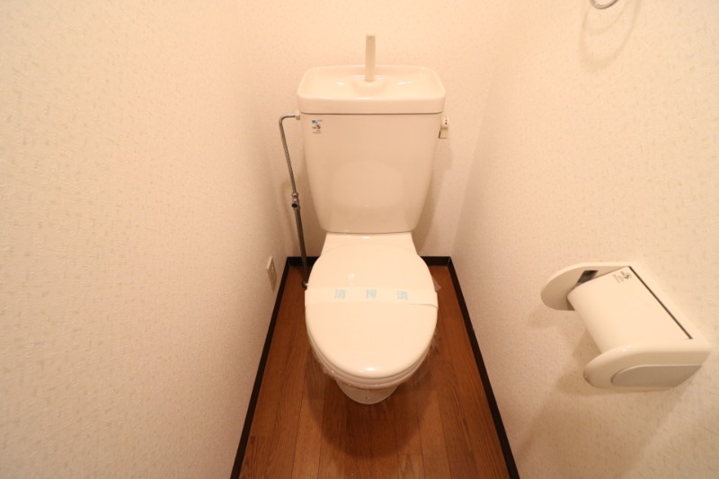 トイレ別です。