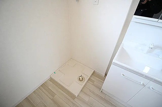 もちろん室内洗濯機置き場付きです。