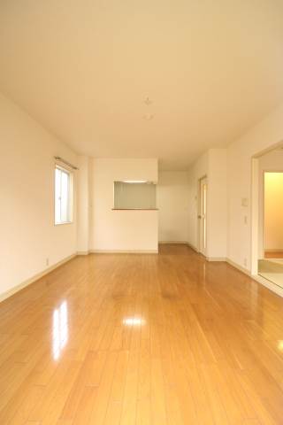 14帖の広々リビングです