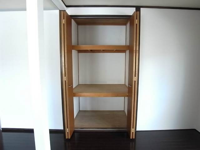 収納スペースもありますので荷物の多い方も安心です