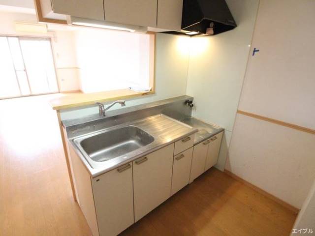カウンターキッチンが印象的です。