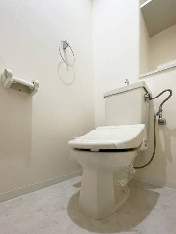 ウォシュレット完備。
