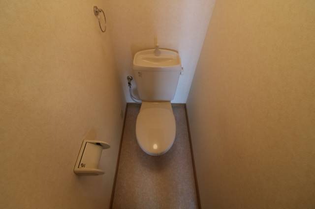 清潔感のあるトイレです