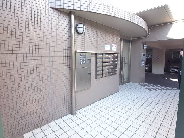 防犯面万全のエントランスです。