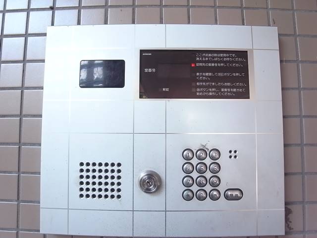 オートロックで安心です。