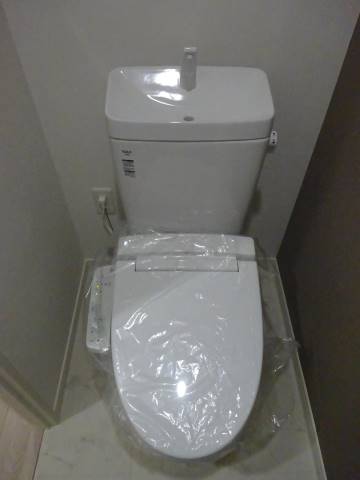 ウォシュレット完備。