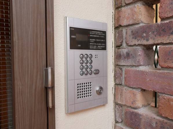 オートロックで安心。