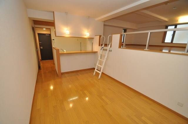 カウンターキッチンタイプのお部屋です。