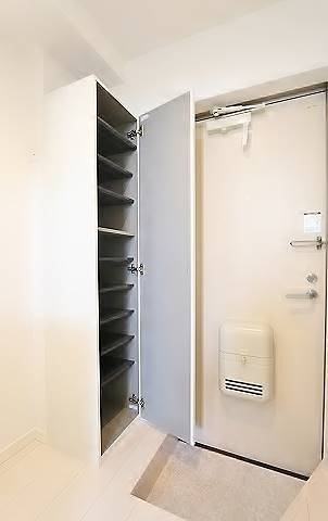 お靴はこちらで
