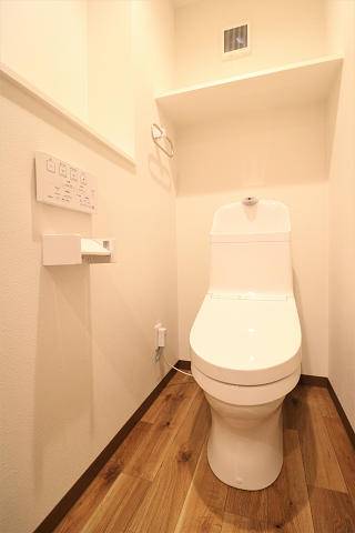 温水便座付きです