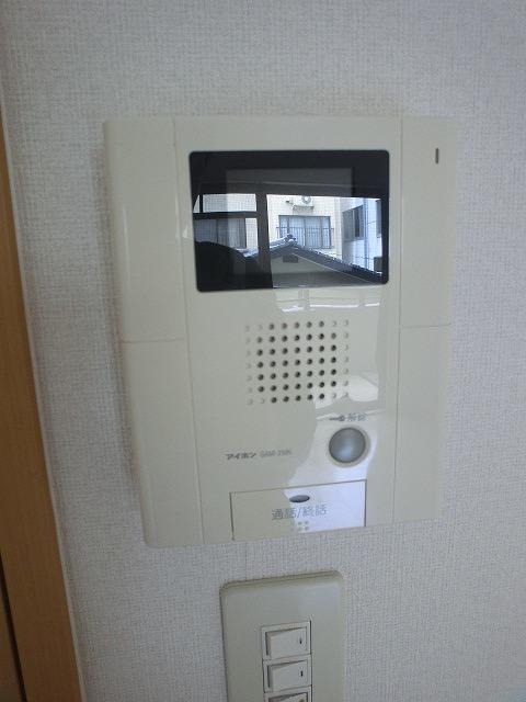 モニター付きインターホンで安心です。