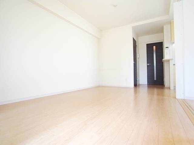 明るく、清潔感のあるお部屋です。