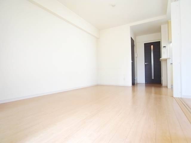 明るく、清潔感のあるお部屋です。