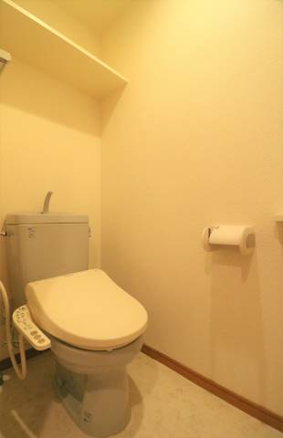 トイレ別です。
