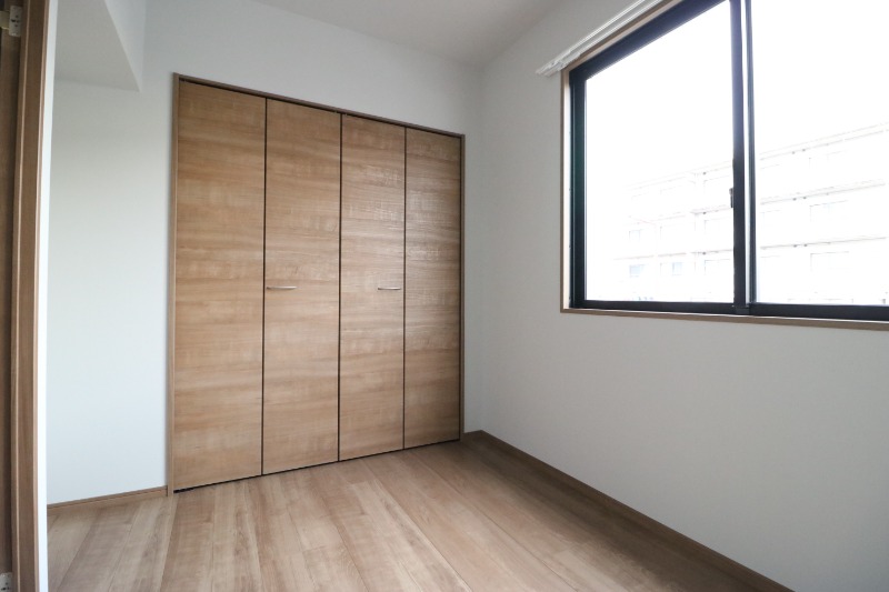 こちらは寝室にいかがでしょうか？？