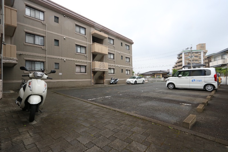敷地内駐車場の空きもございます