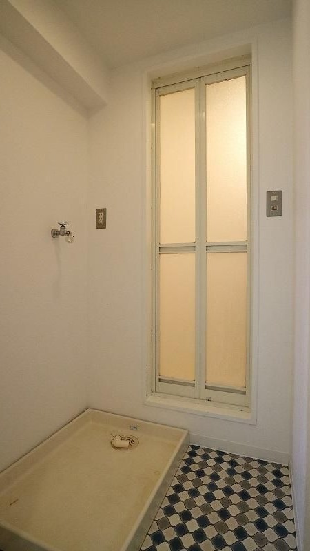 もちろん室内洗濯機置場付きです。