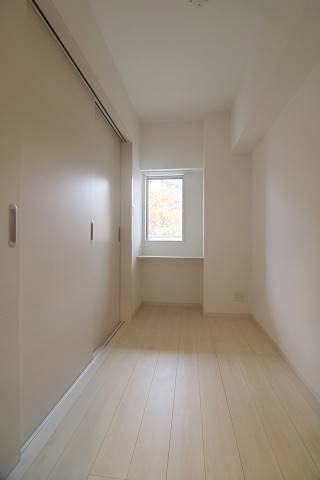 奥はコンセントもあるので、PCデスクとしても活用できます