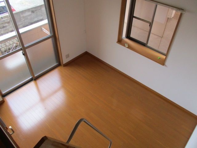 ロフトも付いていますが洋室だけでも広々としています