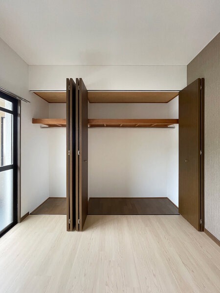 お洋服が多い方でも安心の収納力