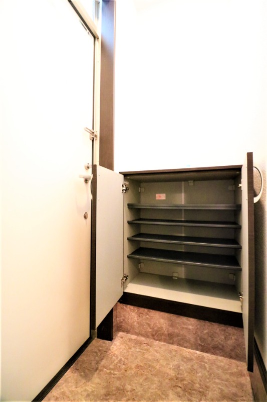 玄関収納もばっちりです