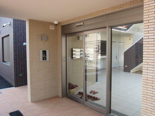 高級感のあるエントランスです