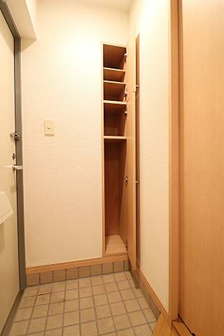 玄関はこんな感じです。