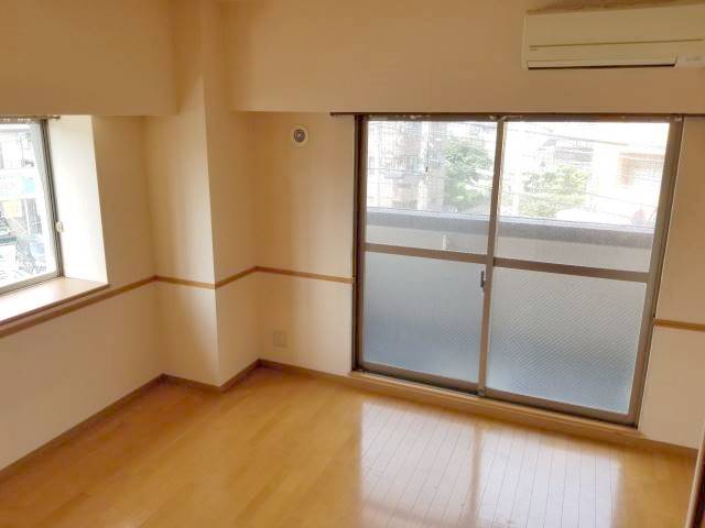こちらは寝室にいかがでしょうか。