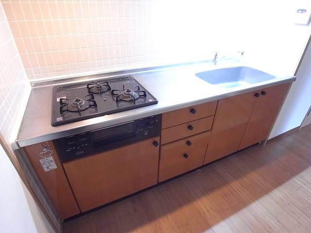 3口コンロ完備です