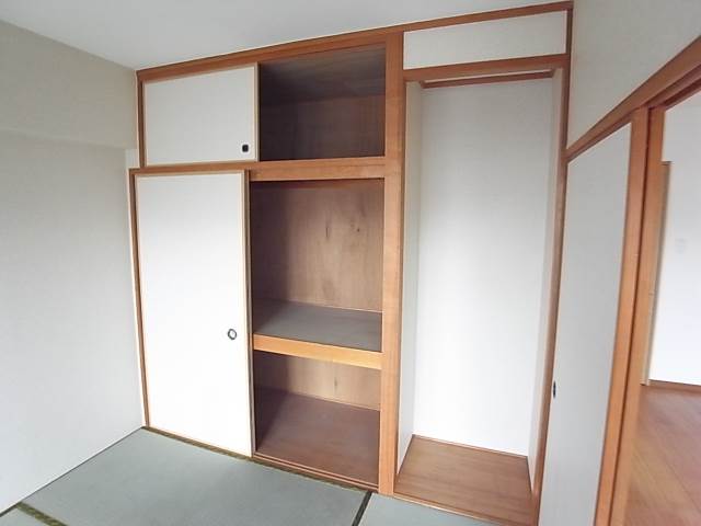 こちらにも収納できます