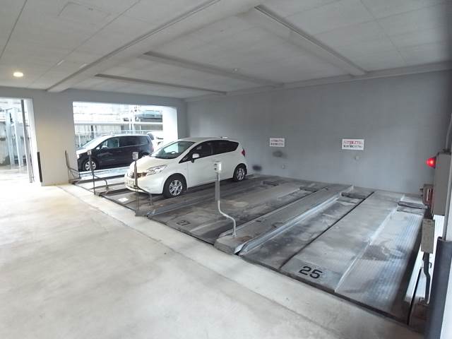 敷地内駐車場ございます