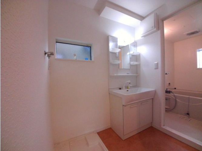 お出かけ前の支度はこちらへ