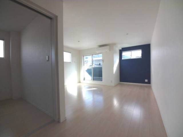 こちらは寝室にいかがでしょうか