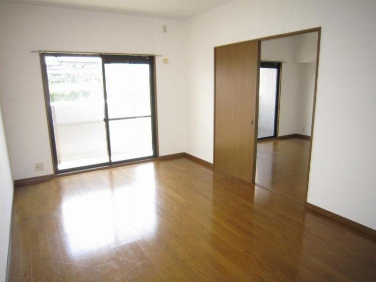 家具の配置がしやすいお部屋です