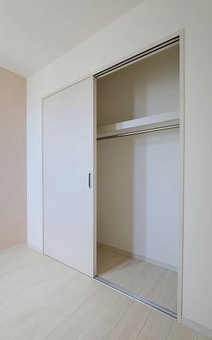 奥行きのあるクローゼットです。