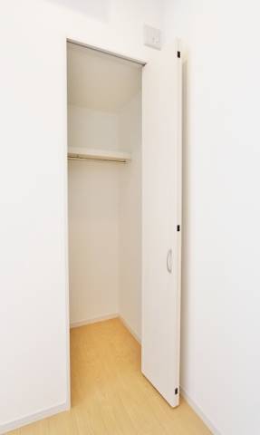 衣類はこちらへ