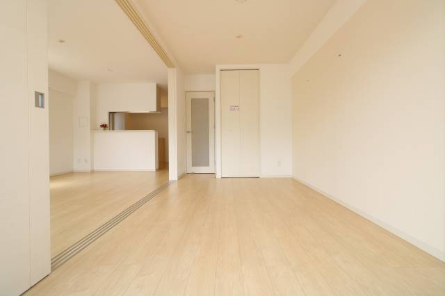 白を基調としたお部屋です。