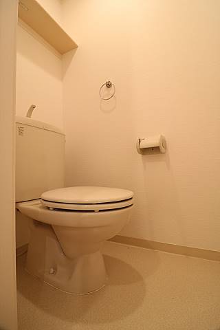 トイレ別です。