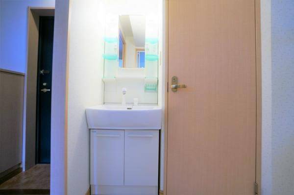 独立洗面台も綺麗です。