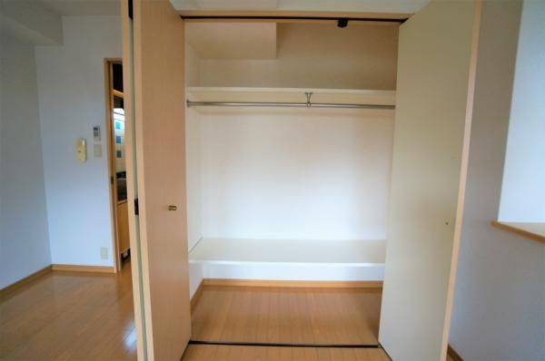 クローゼットも大きめです。
