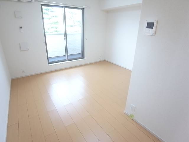 日当たりもよく明るいリビングです