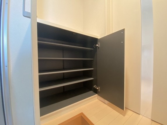 玄関収納もばっちりです