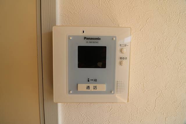 モニター付きインターホンで安心です