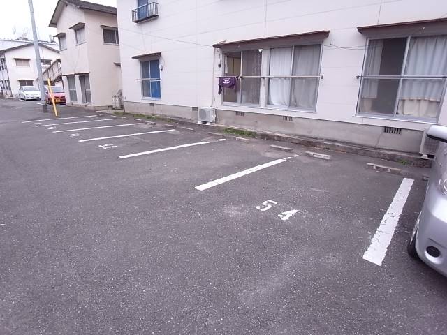 敷地内駐車場です。