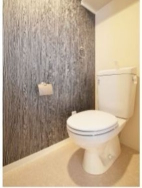 アクセントクロスのオシャレなトイレです